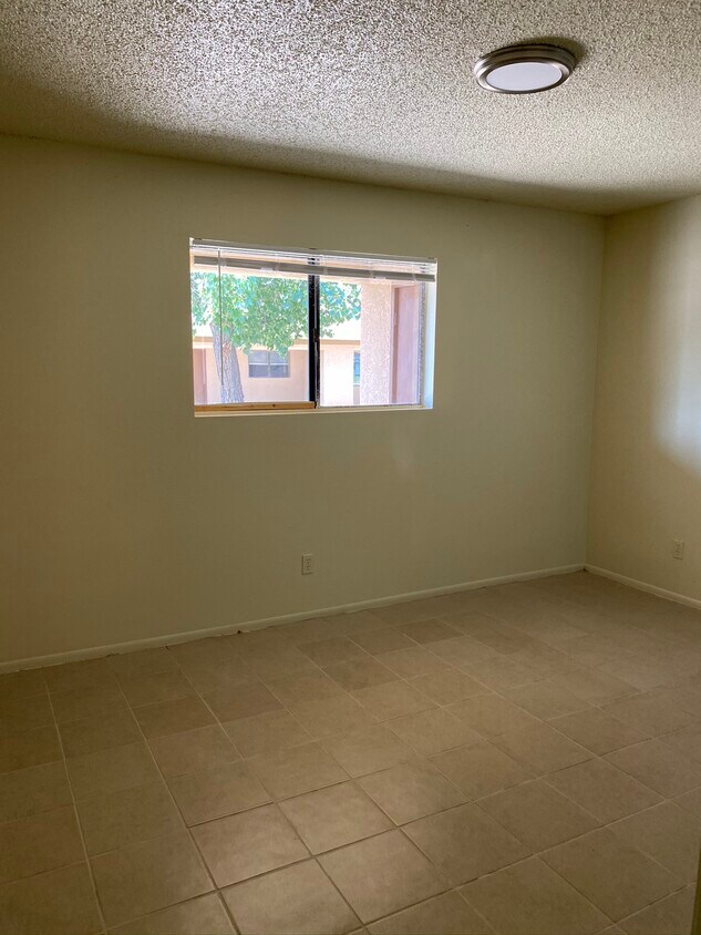 Building Photo - 1040 Sage Ave