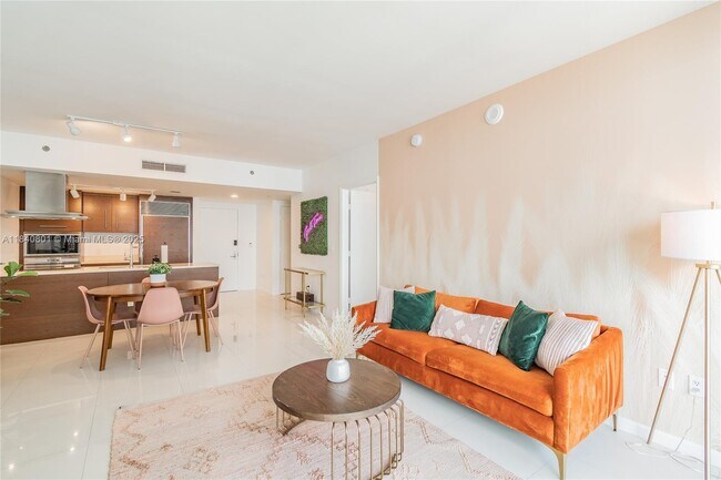 Building Photo - 485 Brickell Ave