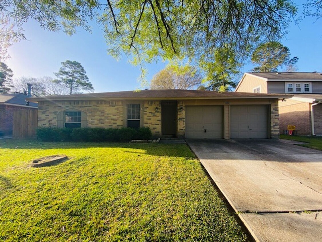 Primary Photo - 4414 Burkegate Dr