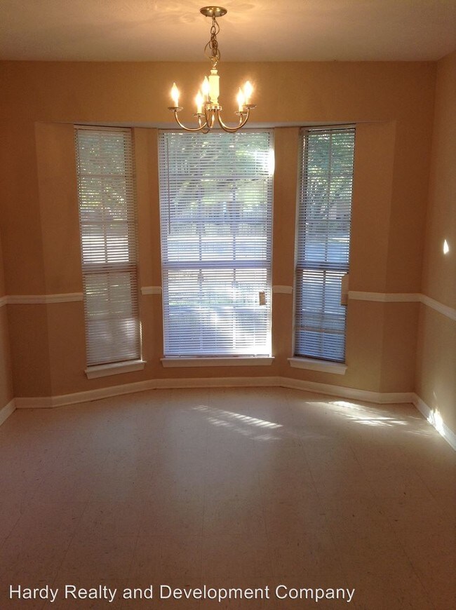 Foto del edificio - 6-8 Stonecreek Dr