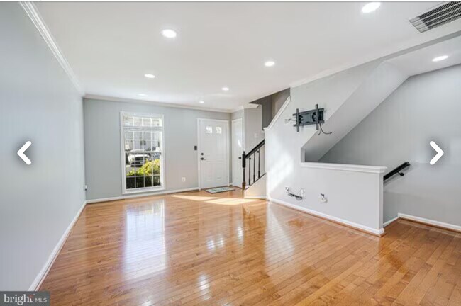 Foto del edificio - 1770 Tiger Lily Cir