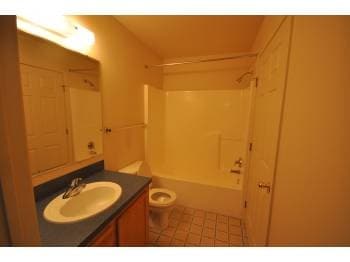 Building Photo - Cute 2 Bed 2 Bath in great Boise Location!