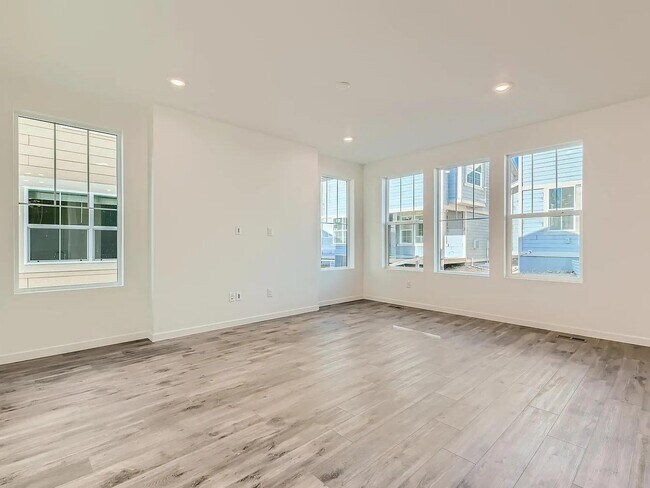 Foto del edificio - 637 Lillibrook Pl
