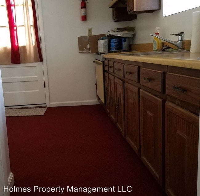 Building Photo - 2 br, 1 bath Room For Rent - 1319 Forest Av