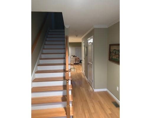 Building Photo - 5 Hayloft Ln