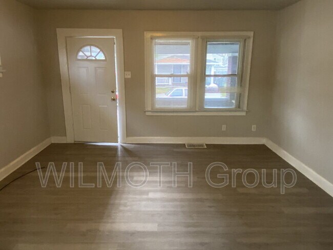 Foto del edificio - 1335 N Ewing St