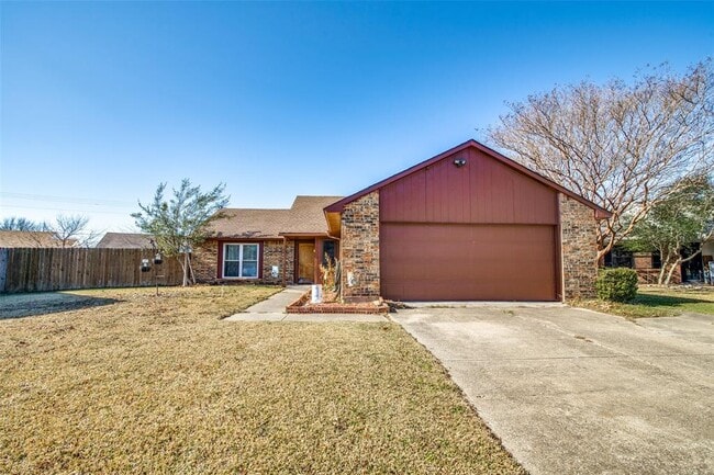Building Photo - 425 Magnolia Dr