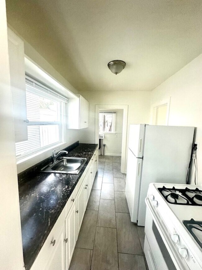 Foto del edificio - Super Charming Cottage, downtown Ventura