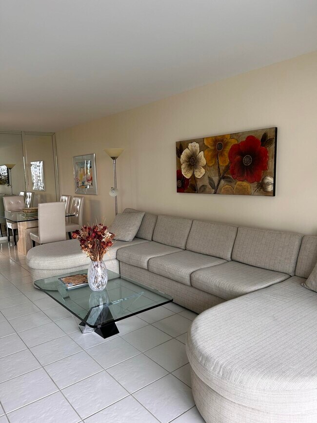 Foto del edificio - 2121 N Ocean Blvd