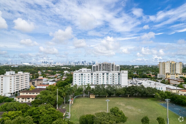 Building Photo - Douglas Grand