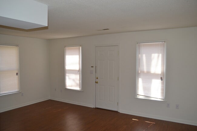 Building Photo - 118 Franklin Dr