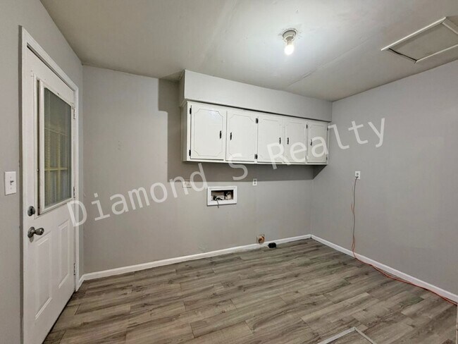 Foto del edificio - Cute 3 bedroom home close to Evangel Unive...