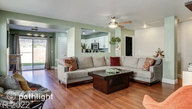 Building Photo - 3 br, 2 bath House - 605 Backbone Mountain...