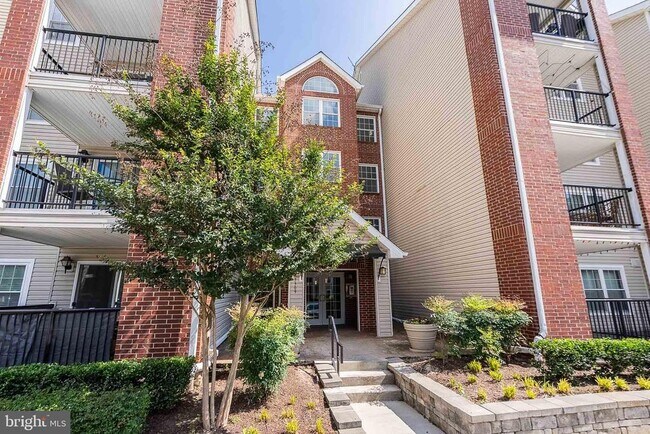 Foto del edificio - 3309 Wyndham Cir