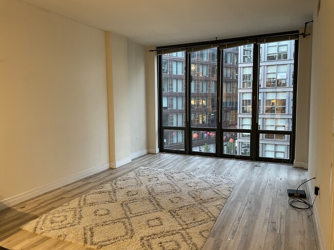 Sitting area - 2120 Vermont Ave NW