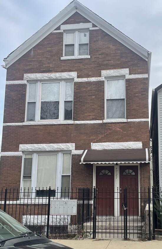 Foto principal - 4727 S Honore St