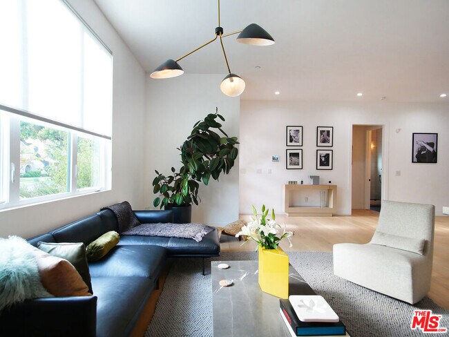 Foto del edificio - 3744 Somerset Dr