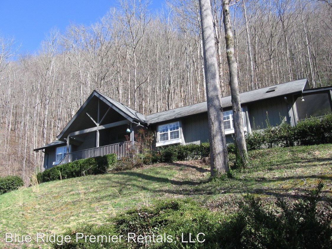 Foto principal - 3 br, 2 bath House - 100 Foresthill Lane