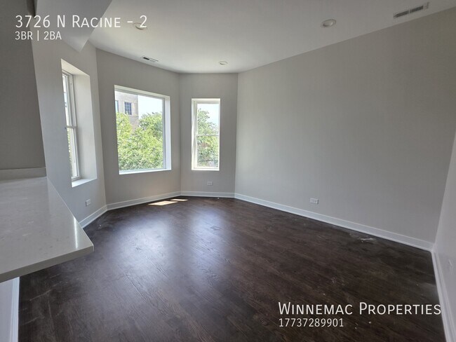 Foto del edificio - 3726 N Racine Ave
