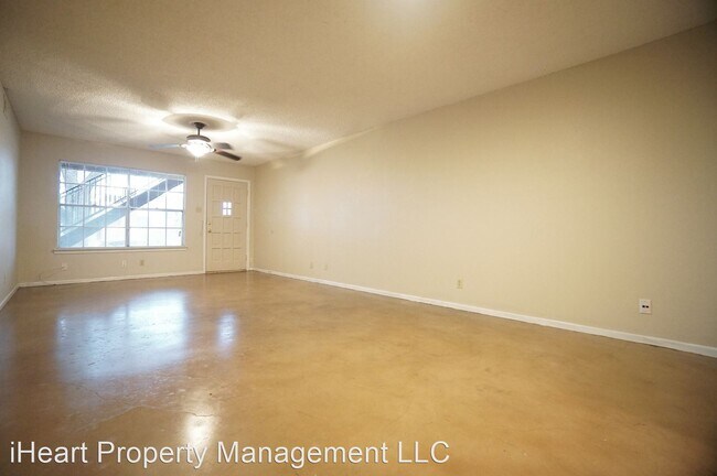 Building Photo - 626 Chauncey Dr