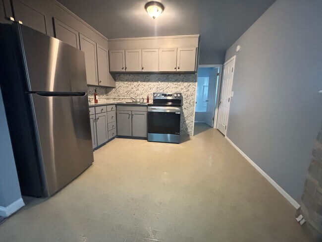 Foto del edificio - 4230 Moomaw Ave NW