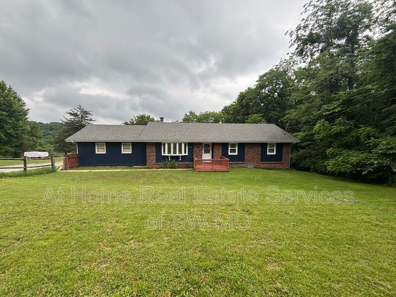 Primary Photo - 6124 S Farm Rd 131