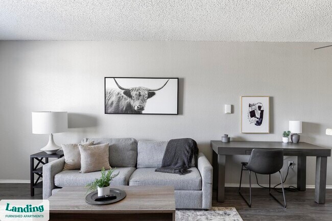 Foto del edificio - 1919 W Tarrant Rd