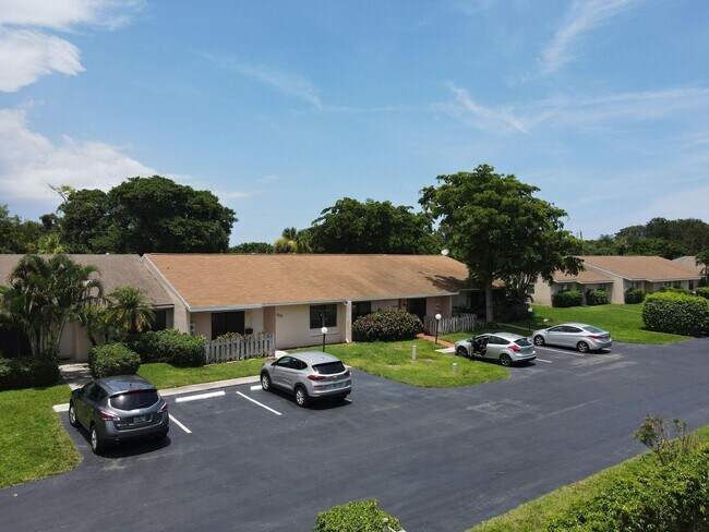 Foto del edificio - 3781 Park Lane Villas Rd