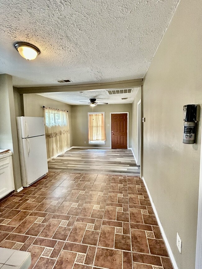 Building Photo - 1507 Bonner St