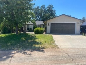 Building Photo - 4390 Starthmore Dr