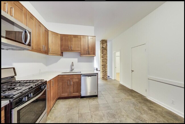 Foto del edificio - 2643 N Mildred Ave