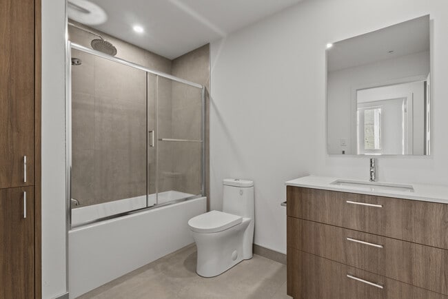 Building Photo - Verdora Vaudreuil