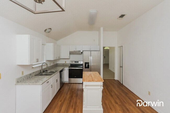 Foto del edificio - 2005 Creek Royal Dr