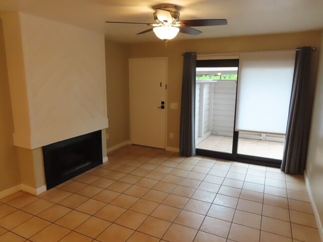 Foto del edificio - Renovated Two Bedroom Condo in Serra Mesa