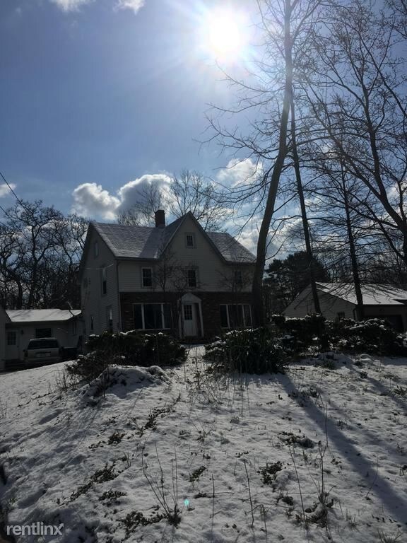 Building Photo - 3 br, 1.5 bath House - 7301 Brecksville Rd