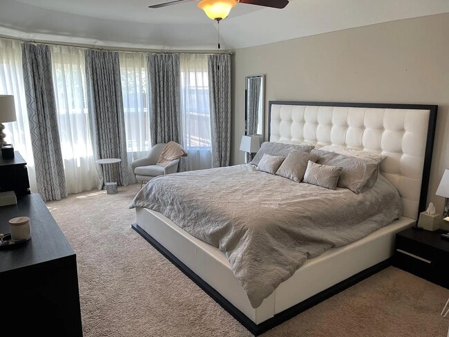 Foto del edificio - 2416 Leeward Pl