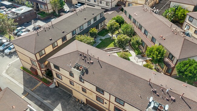 Photo - 515 W Gardena Blvd Townhome