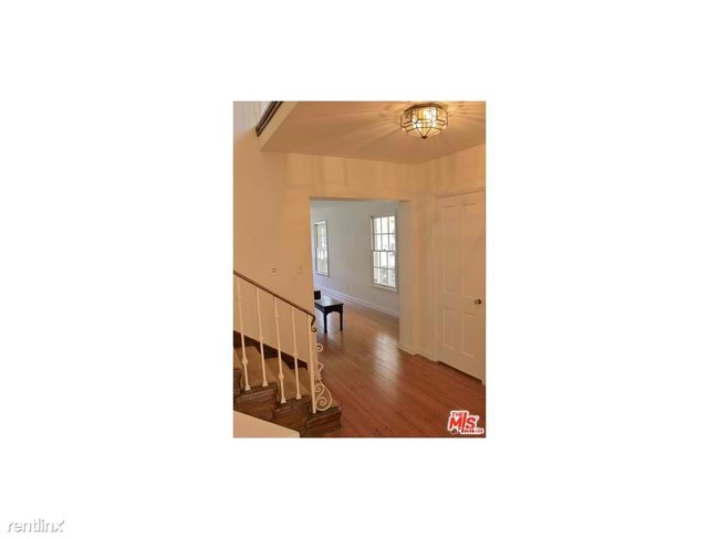 Foto del edificio - 10550 Wellworth Ave