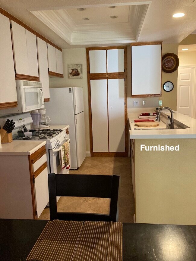 Fully furnished kitchen with dishes, small appliances, dishwasher - 25252 Via Lido