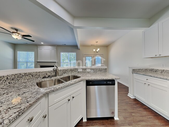 Foto del edificio - 1575 Pondhaven Dr