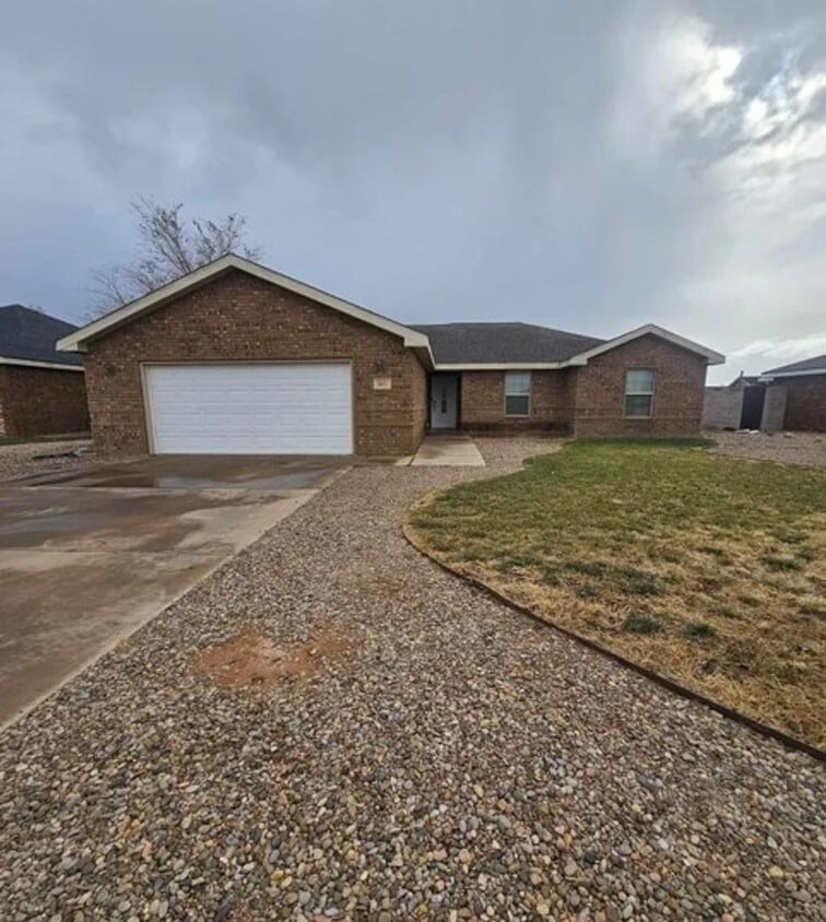 Primary Photo - Lovely 4 bed, 2 bath, Pet Friendly Home