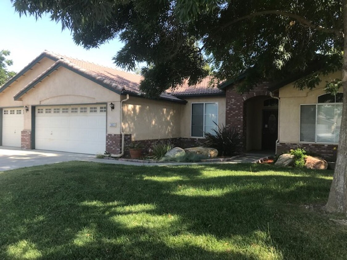 Foto principal - Quiet street in North Hanford, this one wi...