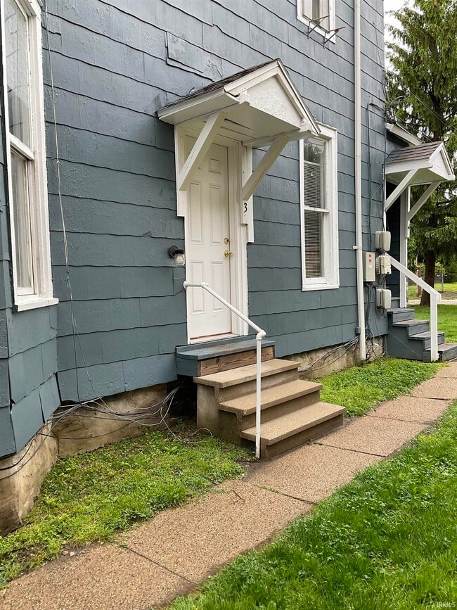 Building Photo - 926 Columbia Ave