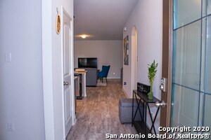 Foto del edificio - 6031 Akin Pl
