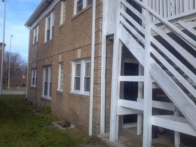 Building Photo - 3760 Broadway St