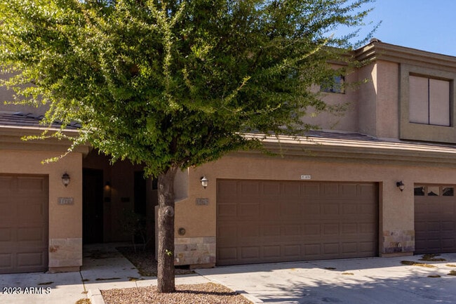 Building Photo - 705 W Queen Creek Rd