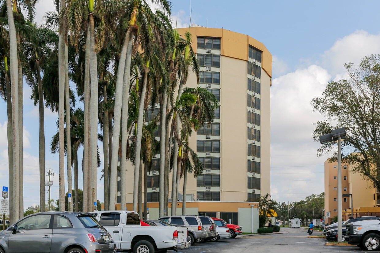 Building Photo - Palm Towers