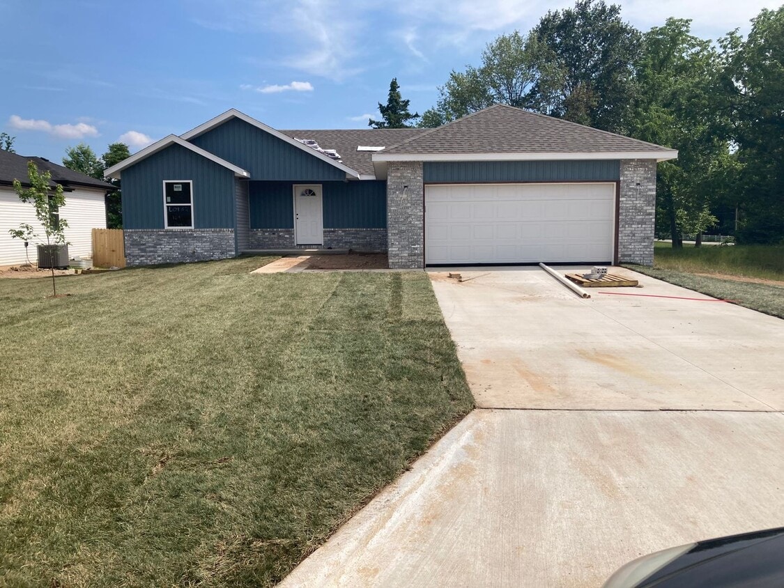 Foto principal - Great spacious home in Strafford