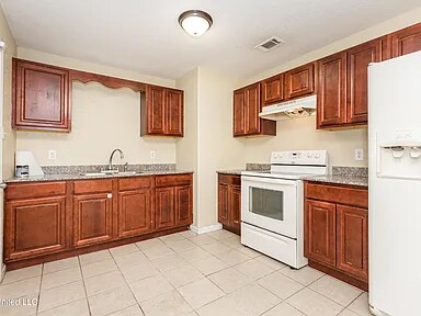 Foto del edificio - 5117 Potomac Dr