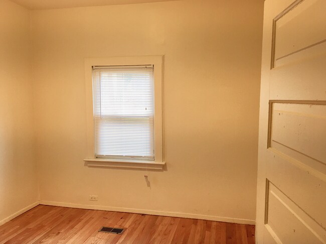 Foto del edificio - 4 Bedroom Single Family Home in West Haven